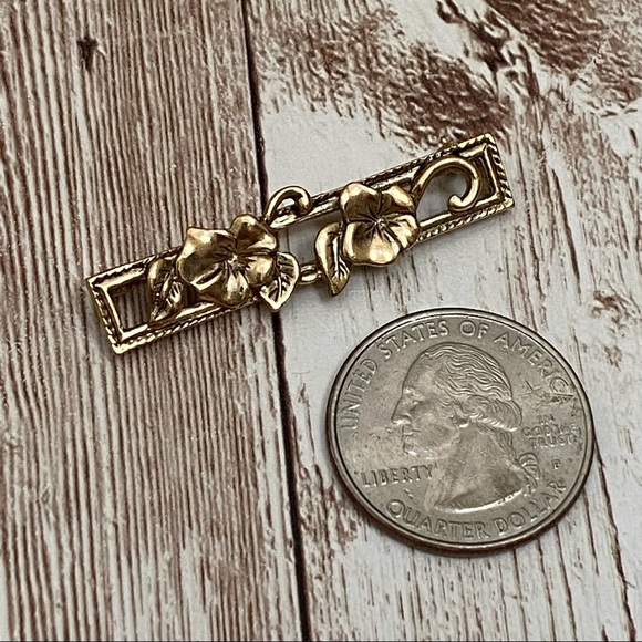 Vintage AVON Gold-tone Flower Small Pin Brooch - Picture 6 of 9